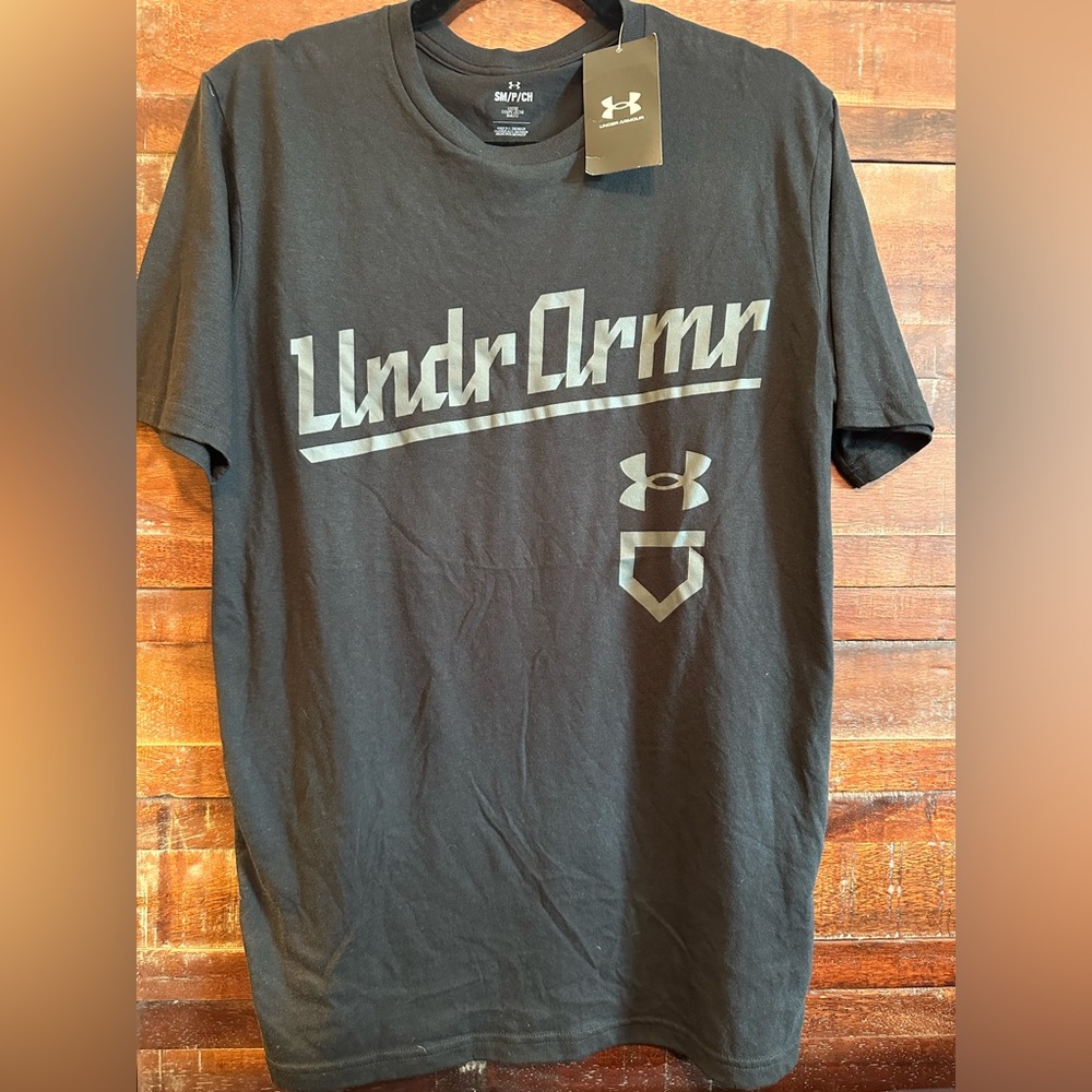 Under Armour Graphic Tee ~ Black